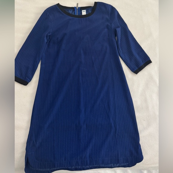 Old Navy Dresses & Skirts - Chevron patterned black and blue Old Navy dress